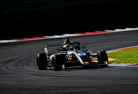 F4 Italia | Vallelunga 2026, Qualifiche: Edu Robinson è il più veloce del venerdì pomeriggio. Cosma-Cristofor primo della Serie 1