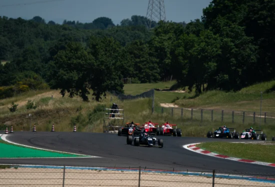 F4 Italia | Vallelunga 2026 – Gara 1: 25 minuti di dominio totale da parte di Luka Sammalisto che conquista una grande vittoria