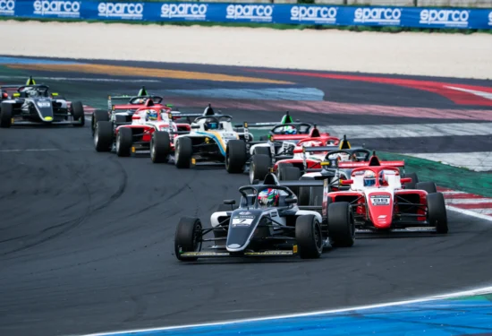 F4 Italia | Misano #1 2026, Gara 2 (A-B): Luka Sammalisto amministra in solitaria fino alla vittoria
