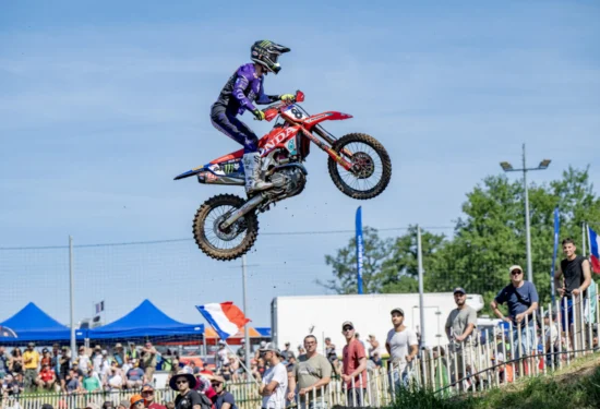 MXGP | GP Francia 2026: Jeffrey Herlings vince a Lacapelle-Marival, Coenen secondo a pari merito