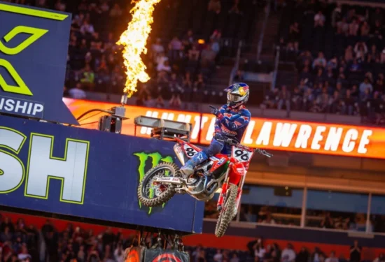 Supercross | Denver 2026: arriva la reazione di Hunter Lawrence. Roczen e Tomac a podio