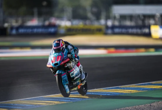 Moto3 | GP Francia 2026: Máximo Quiles vince a Le Mans una gara accorciata per la pioggia, Bertelle a podio