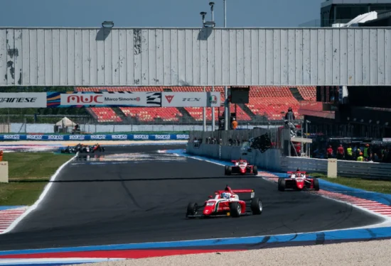 F4 Italia | Misano #1 2026, Gara 1 (B-C): Niccolò Maccagnani vince la sua prima gara nella serie! Tripletta Prema sul podio
