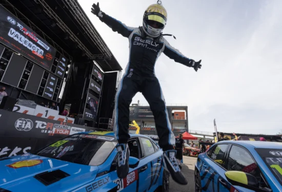 TCR World Tour | Valencia 2026, Gara 1: Santiago Urrutia torna al successo dopo tre anni. Viktor Andersson conquista il successo spagnolo