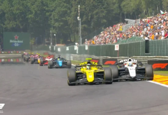 F2 | GP Belgio 2026, Sprint Race: Durksen vince su Stenshorne e Beganovic. Minì out