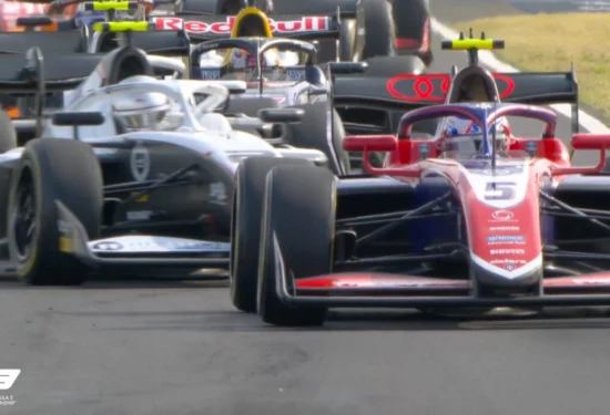 F3 | GP Ungheria 2026, Slater resiste ad Ugochukwu e fa sua la Feature Race. Badoer 3°