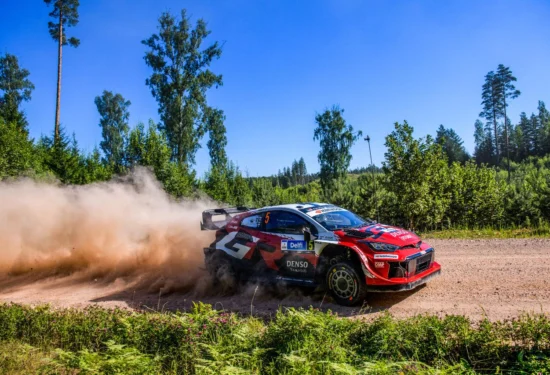WRC | Rally Estonia 2026, PS8/11: Pajari resiste all’attacco di Solberg. Fourmaux difende il podio, Evans in rimonta