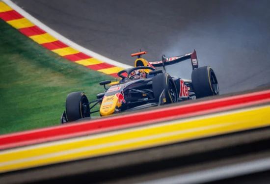 F3 | GP Belgio 2026, Feature Race: Ernesto Rivera trionfa in rimonta! Slater arranca nel finale e chiude 3º dietro anche a Yamakoshi