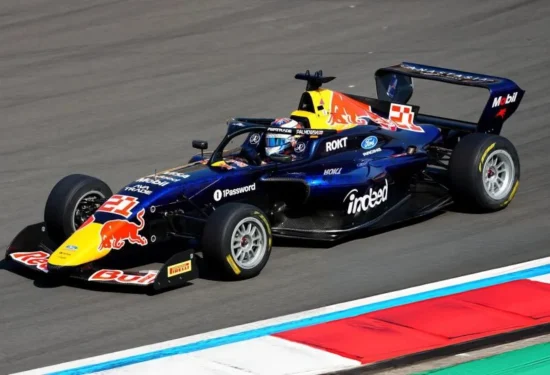 F1 Academy | Gran Bretagna, Gara 2: Alisha Palmowski dominatrice assoluta