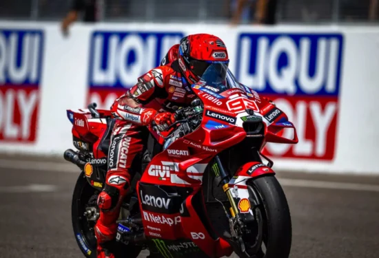 MotoGP | GP Germania 2026, Sprint: Marc Márquez resiste al comando e vince, tripletta Ducati