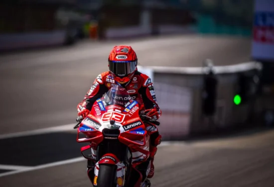 MotoGP | GP Germania 2026: Marc Márquez comanda anche nel warm-up. Caduta per Di Giannantonio