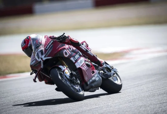 SBK | Round Gran Bretagna 2026, SP Race: Nicolò Bulega ottiene il suo primo successo a Donington Park