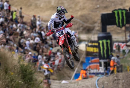 MXGP | GP Gran Bretagna 2026: debacle di Coenen, Jeffrey Herlings vince a Foxhills e riapre il campionato