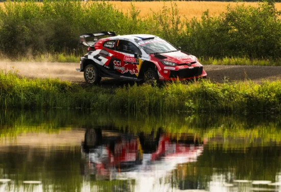 WRC | Rally Finlandia 2026, PS11/14: Ogier allunga mentre Evans e Sesks cappottano. Pajari sale secondo