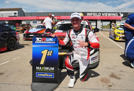 TCR UK | Donington #1 2026, Gara 2: Bloor si sblocca e vince la prima gara in carriera. Problemi per Newsham e O’Neill-Going