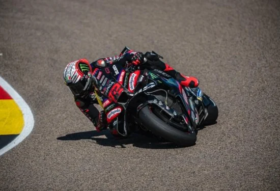 MotoGP | GP Gran Bretagna 2026, Practice: Marco Bezzecchi da record al rientro, dominio Aprilia
