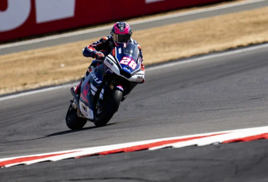 Moto2 | GP Gran Bretagna 2026, FP2: Izan Guevara detta il ritmo, 7° González