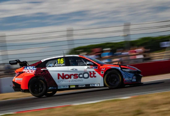 TCR UK | Donington #2 2026: Newsham squalificato da Gara 1, la vittoria va a Shepherd