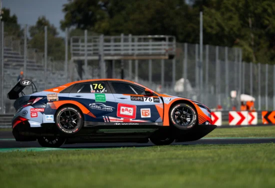 TCR Europe | Monza 2026, Gara 2: Alex Ley torna al successo anche con fortuna, forando appena dopo il traguardo