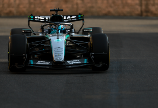 F1 | GP Azerbaijan 2026, qualifiche: Russell e Mercedes dominano la scena; Leclerc in prima fila, Antonelli (a muro) 16°