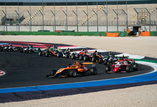 F4 Italia | Misano #2 2026: Christian Costoya segna una tripletta in Gara 4