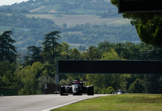 F4 Italia | Imola 2026, Qualifiche: Luka Sammalisto conquista la pole position. Robinson leader della Serie 2