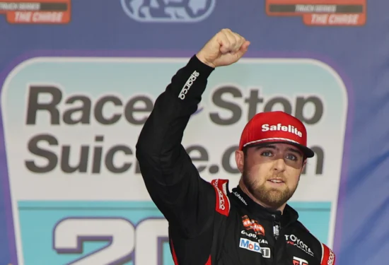 NASCAR | Truck Series, Kansas #2 2026: Honeycutt sbanca la Chase dopo pioggia e forature!