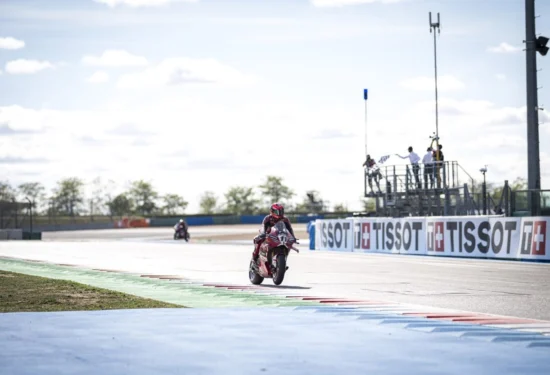 SBK | Round Francia 2026, SP Race: 45esima vittoria in Superbike per Bulega, Lecuona e Montella completano il podio