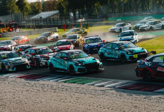 TCR Europe | Foratura e collisioni costano la testa della classifica a Nic Taylor