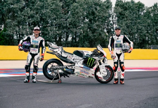 MotoGP | GP San Marino 2026: Aprilia Racing in pista con la livrea Perla Bianca, per celebrare gli 80 anni della Vespa