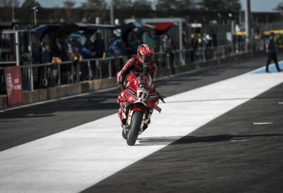 SBK | Round Francia 2026, Superpole: Bulega precede Sam Lowes e Lecuona. Sono dieci le pole consecutive