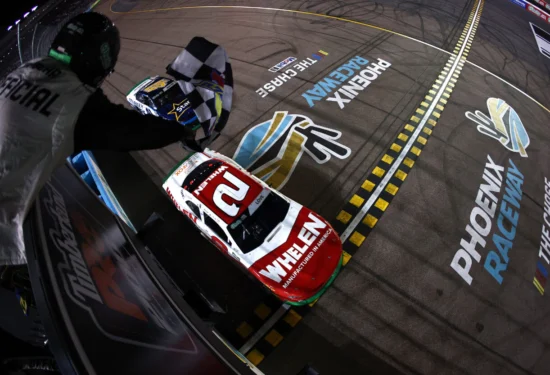 NASCAR | O’Reilly Auto Parts Series, Phoenix #2 2026: Love vince e convince, ora è in fuga in campionato