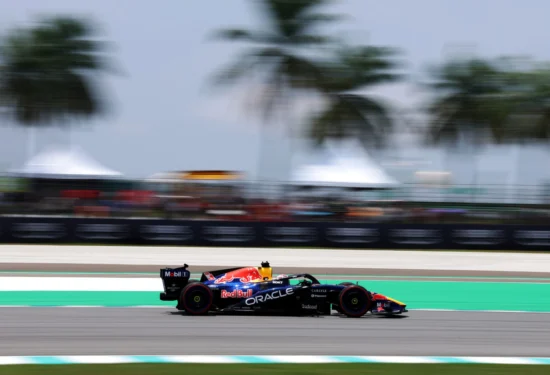 F1 | GP Bahrain 2026, FP1: Verstappen precede Russell e Hadjar. 5° Antonelli