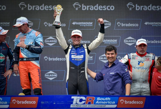 TCR South America | Posadas 2026: Cafaro squalificato da Gara 2, Tiago Pernía sale sul podio
