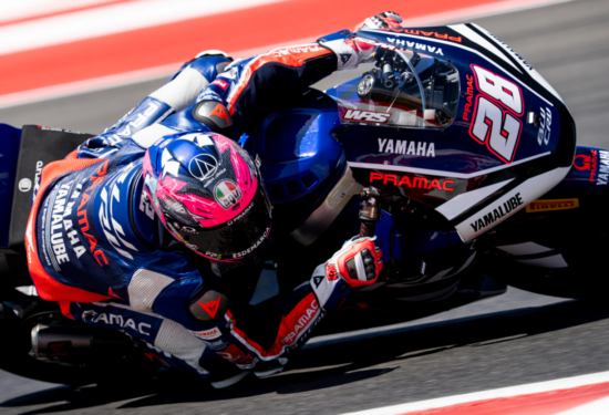 Moto2 | GP Indonesia 2026: Escrig rompe a due giri dalla fine, Izan Guevara al terzo successo consecutivo